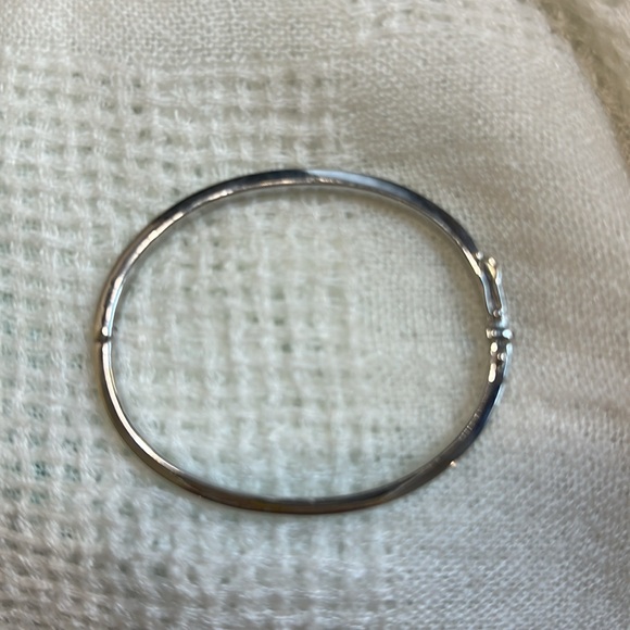 Silver cubic zirconia bangle - Picture 2 of 4